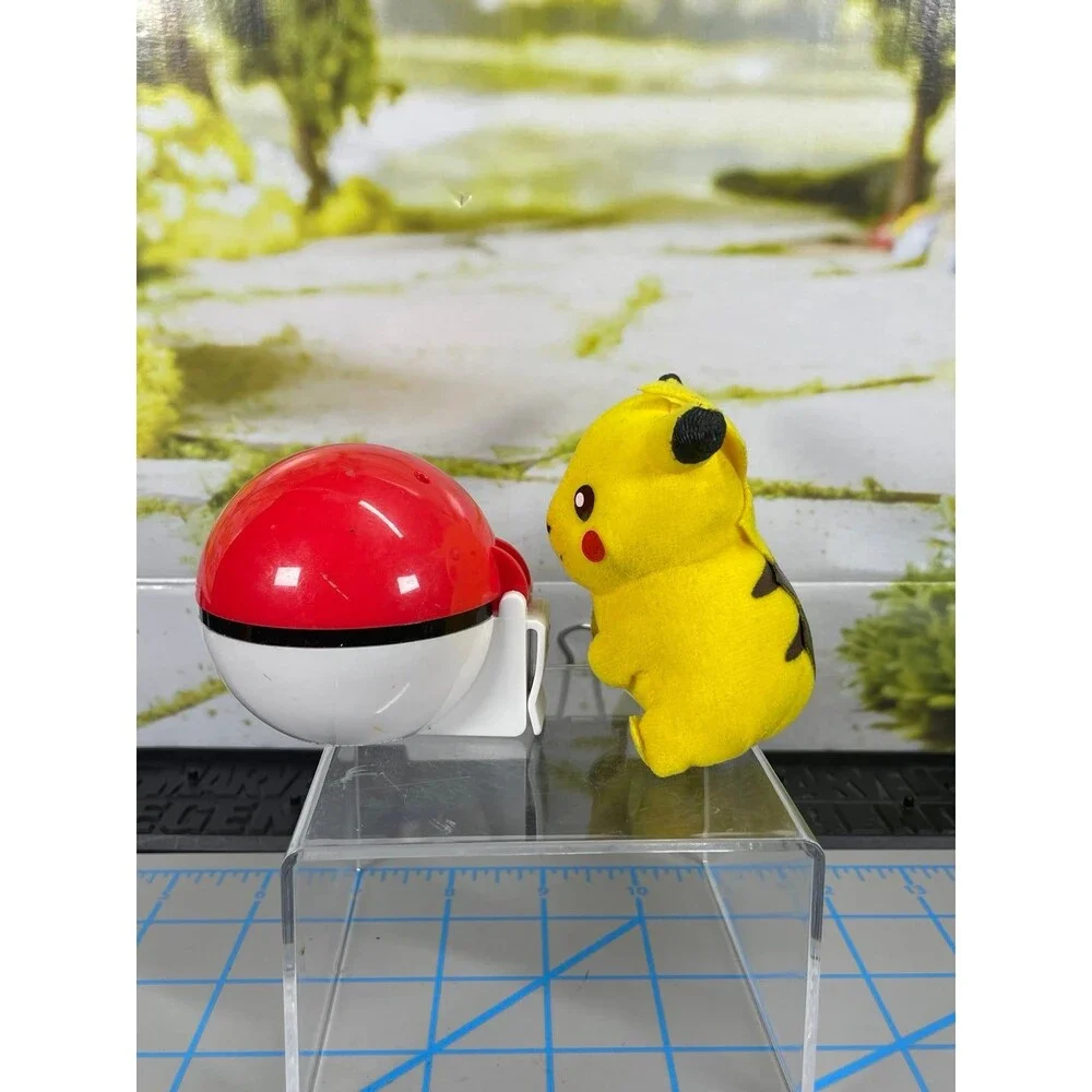 Pokemon Applause Pikachu Plush and Pokeball Nintendo
